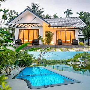La Riva Lakeside Private Pool By Voye Homes Resort Kochi